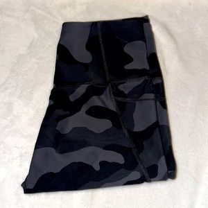 Camo, small old navy active leggings